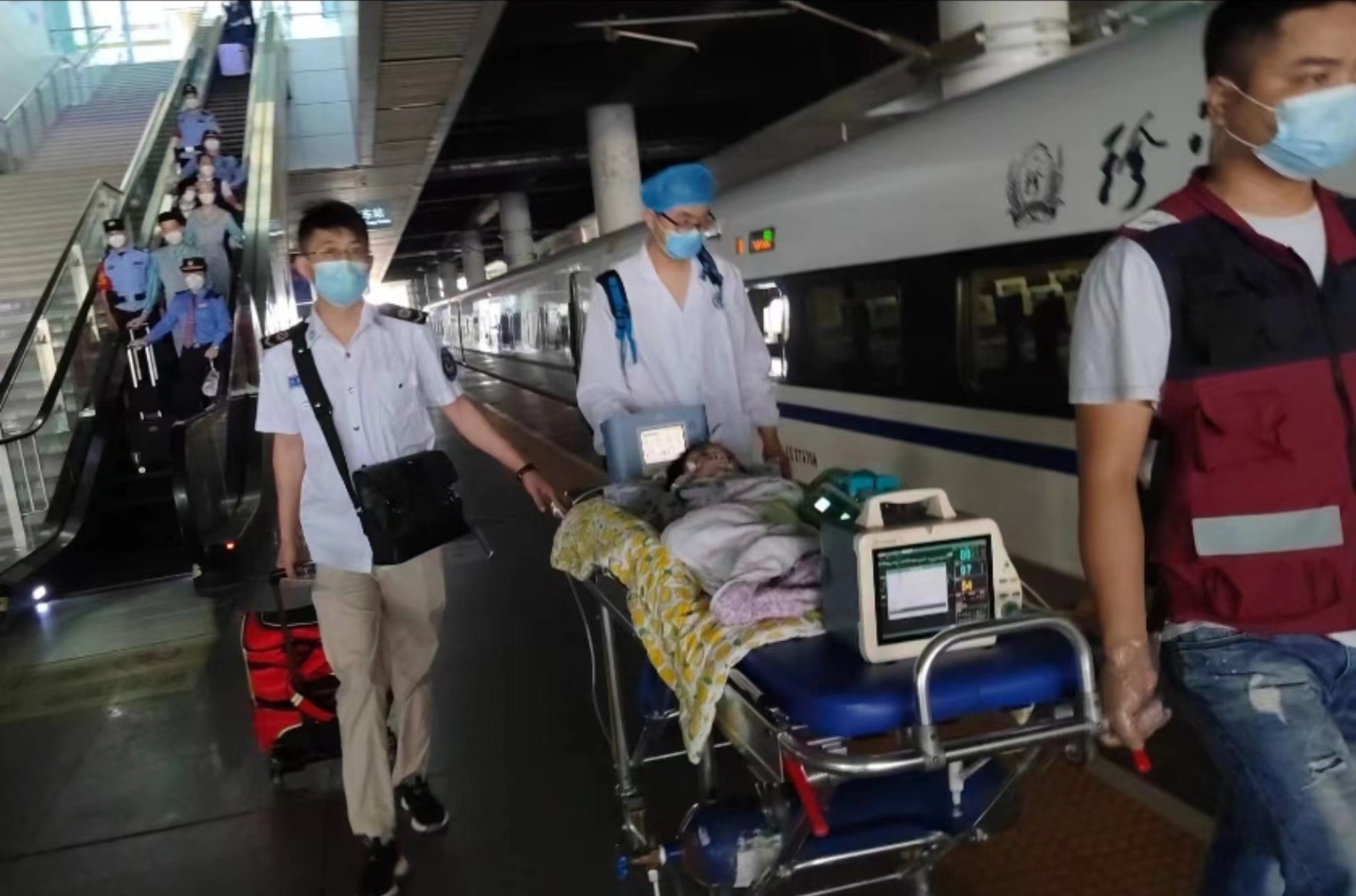 山丹县高铁转运公司